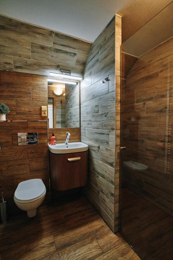 Garage Harrachov Apartment Екстериор снимка