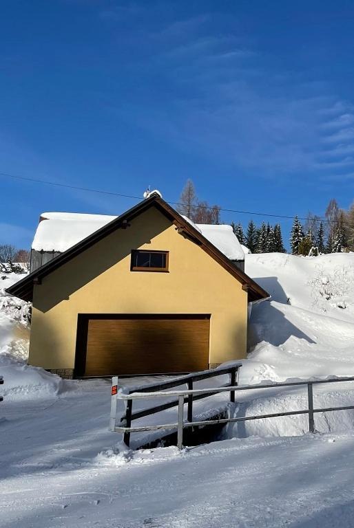 Garage Harrachov Apartment Екстериор снимка